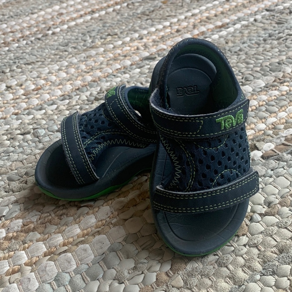 Teva-navy and green Velcro mesh sandals!